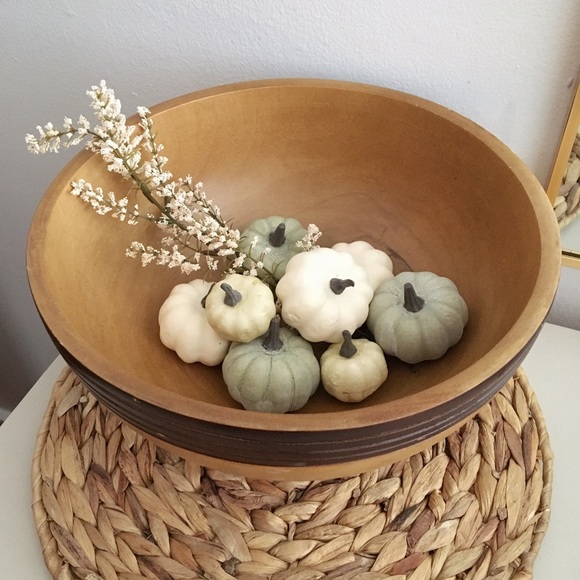 Mango Wood Bowl - Picture 1 of 4